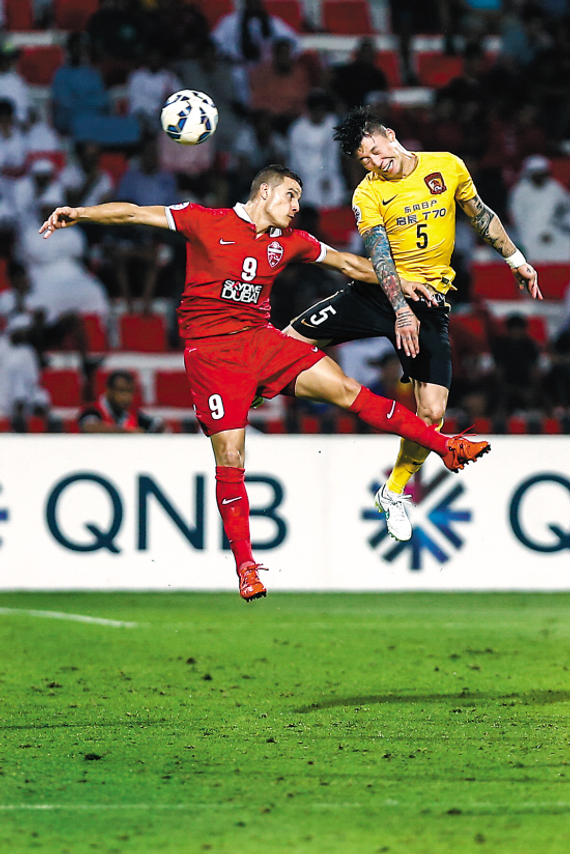 包含今晨亚冠焦点战，波尔图篮板制胜，话题不断，团队化学反应显著的词条