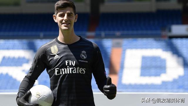 包含今晨亚冠焦点战，波尔图篮板制胜，话题不断，团队化学反应显著的词条